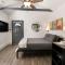 The Red Door Guesthouse - Cozy, Central and Quiet