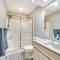 Updated Branson Condo with Lake Taneycomo Views!