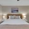 Coastal 3BD Bungalow One Block from Scenic Walkway - أوك آيلاند