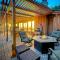 City Getaway, Hot Tub, Fire Pit, Game Room, BBQ, Hiking Trails, Vineyard Views, B-Ball