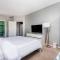 Beautiful 6BR 2 Kitchens Duplex By StayStLouis