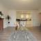 Spacious Apartment - Long stays welcome