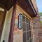 Centrally located Houston Retreat! Sleeps 8, 10 Min to Downtown, Free Parking