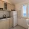 Apartments by the sea Milna, Vis - 8946 - Rukavac