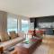 Stunning Lakeview Holiday House Queenstown
