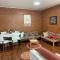 4 SUITES, AR COND TV, INTERNET, PISCINA,150 MTS PRAIA! Aceitamos Pet!