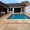 4 SUITES, AR COND TV, INTERNET, PISCINA,150 MTS PRAIA! Aceitamos Pet!