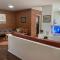 4 SUITES, AR COND TV, INTERNET, PISCINA,150 MTS PRAIA! Aceitamos Pet!