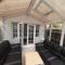 Lovely and Spacious Room with Conservatory