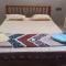 Comfortable 1BHK Resort Aptmt with Pool at Candolim for 4 ppl - Goa