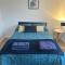 KB51 Charming 2 bed house in Horsham, pets very welcome and long stays with easy access to London, Brighton and Gatwick