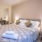 Ossuccio Sanny-Grande B sleeps 8 with POOL by Italian Apartments