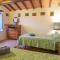 2 Bedroom Cozy Home In Paciano