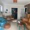 Cosy room 10 min from beach