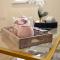 Chic 1BR Near Windsor Castle