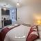 Delightful Spacious Haven With Large Driveway - Манчестер