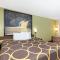 Super 8 by Wyndham Kingsport - Kingsport