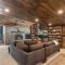 5 Bd Cabin W Private Hot Tub