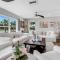 Inviting Lakeview Home l Pool l Close to Beaches
