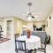 Houston Condo with Pool Access about 1 Mi to NRG Stadium
