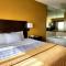 Days Inn & Suites by Wyndham Sam Houston Tollway - Хьюстон