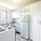 Yarramundi, 6,47 Magnus St - Unit in Nelson Bay with stunning water views, air con, wifi, linen and bed making - 尼尔森湾