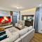CozyHome 75”TV, 5mints from the Beach & City
