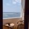 Blue Waves Surf House - Beach Hotel