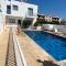 Cozy 2-bd ap near the sea!