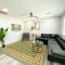 Stylish Cozy Townhouse with King Bed & Parking Near Arizona State University, Mill Avenue & Tempe Downtown