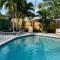 Paradise Oasis with Heated Pool 8 mins from the Beach!