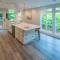 Hillside Hideaway- Container Home in Blowing Rock (4 miles from Appalachian Ski Mountain) - Blowing Rock