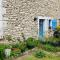 La Maison Bleue de Husseau Ancienne ferme semi-troglodytique 18e siècle
