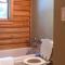 Cozy 2 Bedroom Cabin Nestled in Wooded Hideaway - Monterey