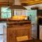 Cozy 2 Bedroom Cabin Nestled in Wooded Hideaway - Monterey