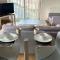 Modern 2 bed flat with balcony