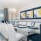 Opulent Retreat with Pool & Fast WiFi Near Disney - Davenport