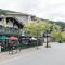 Oasis Top Floor Suite with Lake and Mtn View - Harrison Hot Springs