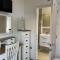 Sophies, The Bay, 2 bedrooms with ensuites, parking with EV point, 2 dogs welcome