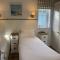 Sophie Beach Hut at The Bay, sleeps 4, 2 dogs welcome - Filey