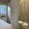 Sophies, The Bay, 2 bedrooms with ensuites, parking with EV point, 2 dogs welcome