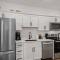 The Warhol - Pet-Friendly Apartment