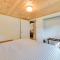 Cozy Harbor Springs Vacation Rental, 13 Mi to Town