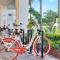 Upper studio Balcony Pool Gym - Near Beach