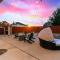 Large Groups House with Heated Pool & Hot Tub, Pet friendly