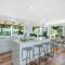 House on the Hill with a View-Sleeps 12 - Hobart