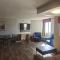 Mountain Vista Inn & Suites - Walking Distance to the Island