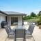 The Rest Retreat Getaway 15 Mins to CBD 3 Bed