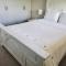 Stunning 1 bedroom condo in Calgary with riverview