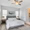 Galveston Home with Decks and Views, Walk to Beaches! - جالفيستون
